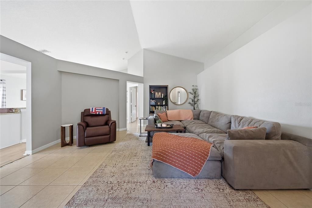 For Sale: $365,000 (3 beds, 2 baths, 1630 Square Feet)