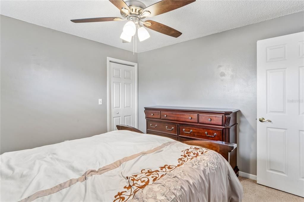Activo con contrato: $299,500 (3 camas, 2 baños, 1594 Pies cuadrados)