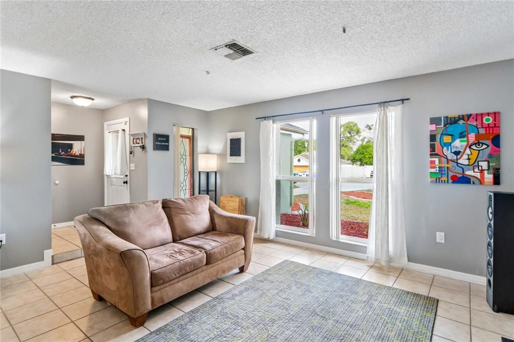 Activo con contrato: $299,500 (3 camas, 2 baños, 1594 Pies cuadrados)