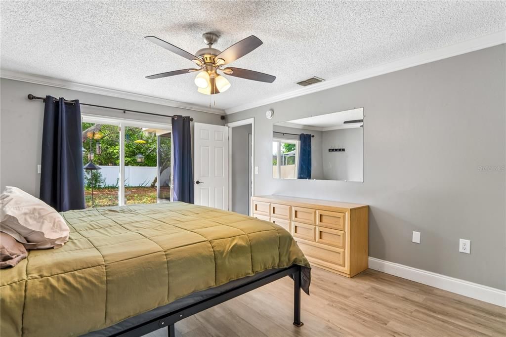 Activo con contrato: $299,500 (3 camas, 2 baños, 1594 Pies cuadrados)