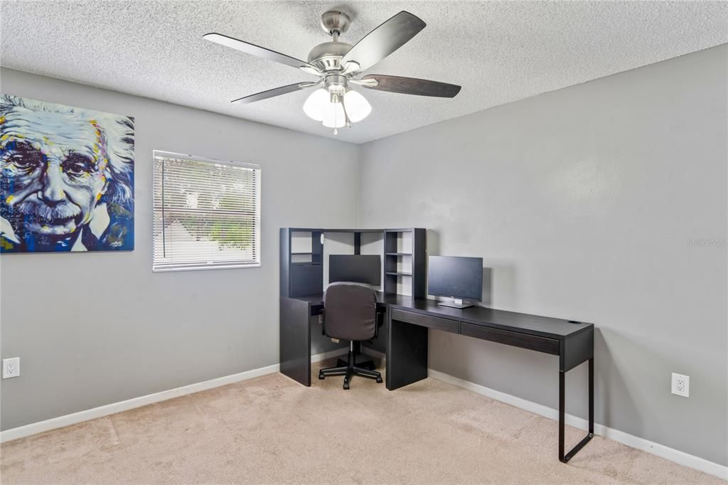 Activo con contrato: $299,500 (3 camas, 2 baños, 1594 Pies cuadrados)