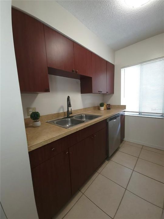 En Renta: $1,600 (2 camas, 1 baños, 1074 Pies cuadrados)