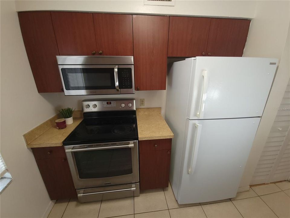 En Renta: $1,600 (2 camas, 1 baños, 1074 Pies cuadrados)