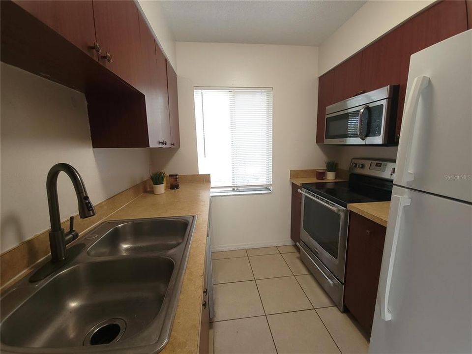 En Renta: $1,600 (2 camas, 1 baños, 1074 Pies cuadrados)