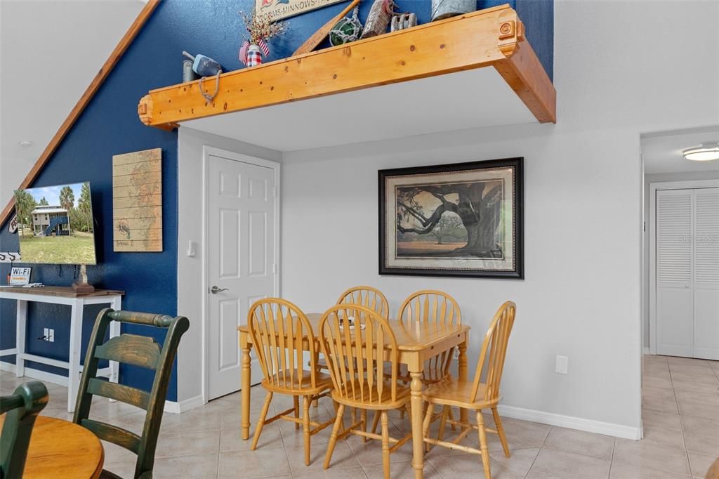 En Venta: $465,000 (3 camas, 2 baños, 1960 Pies cuadrados)