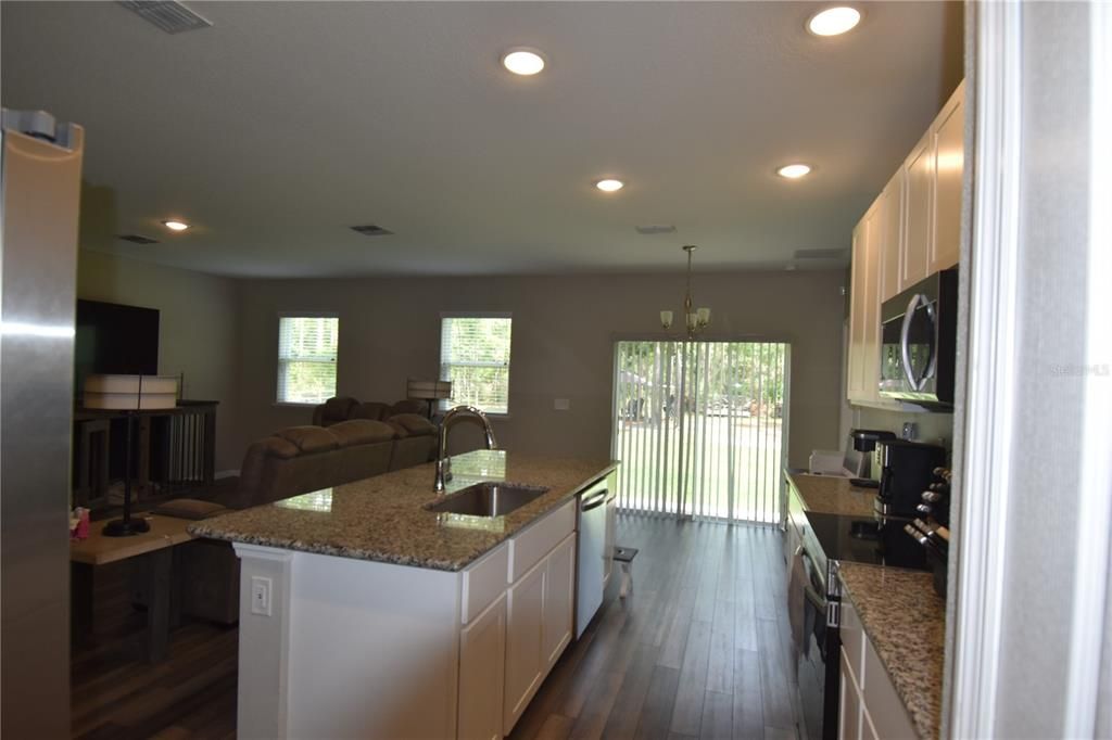 For Sale: $485,000 (3 beds, 2 baths, 1600 Square Feet)