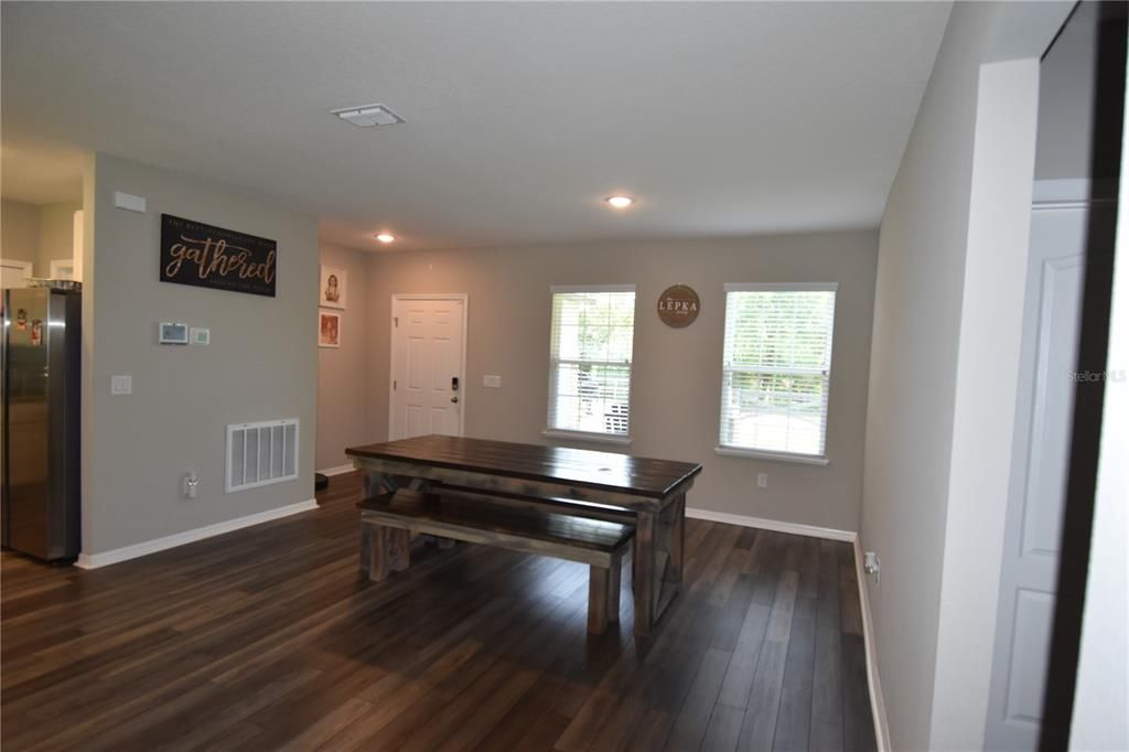 For Sale: $485,000 (3 beds, 2 baths, 1600 Square Feet)