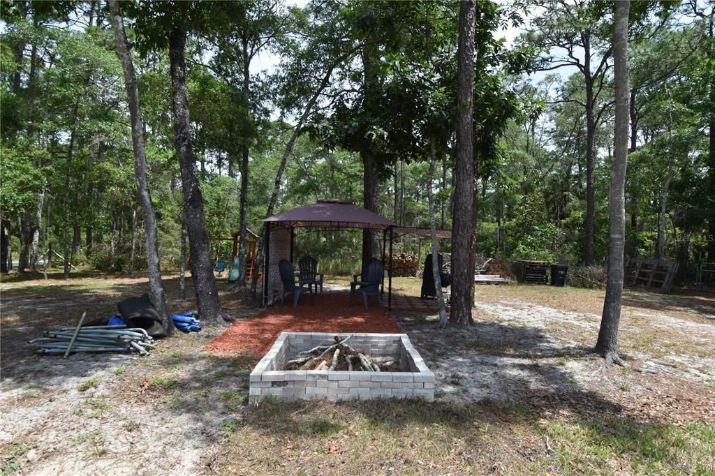 For Sale: $485,000 (3 beds, 2 baths, 1600 Square Feet)