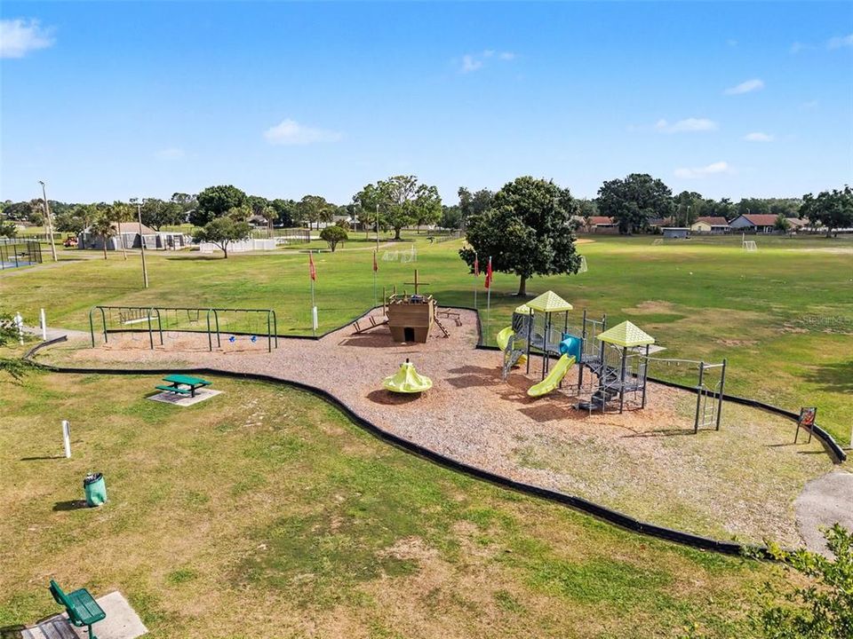 Active With Contract: $310,000 (3 beds, 2 baths, 1278 Square Feet)