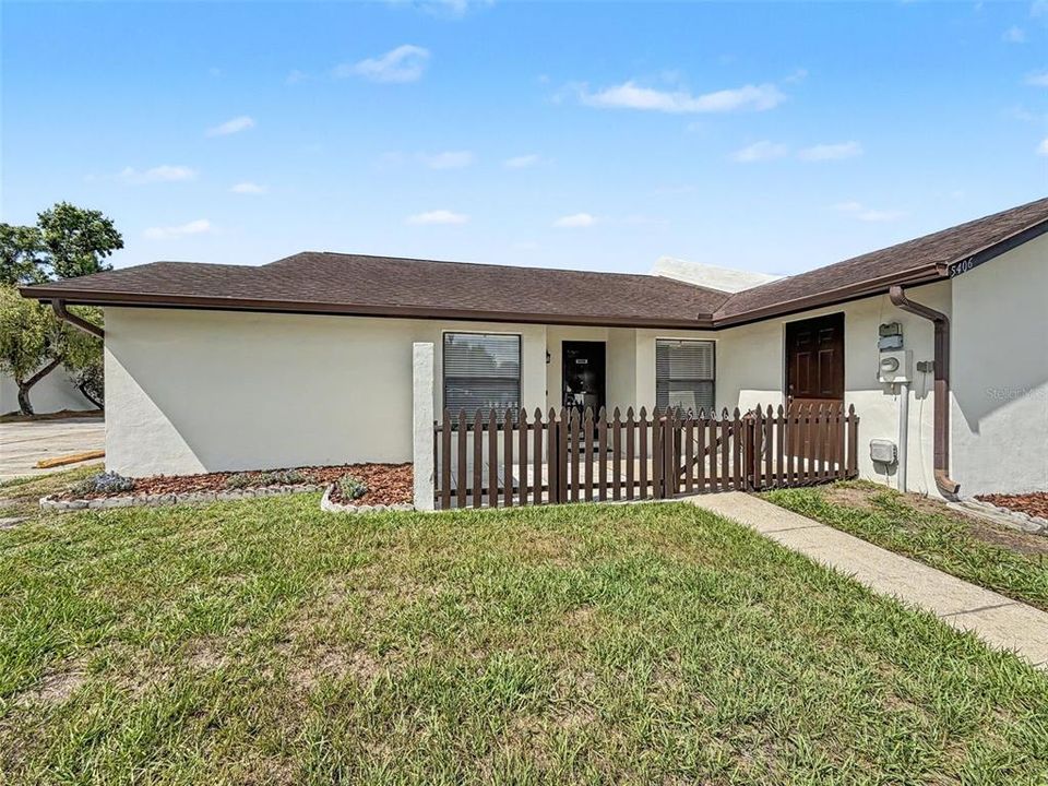 Active With Contract: $310,000 (3 beds, 2 baths, 1278 Square Feet)