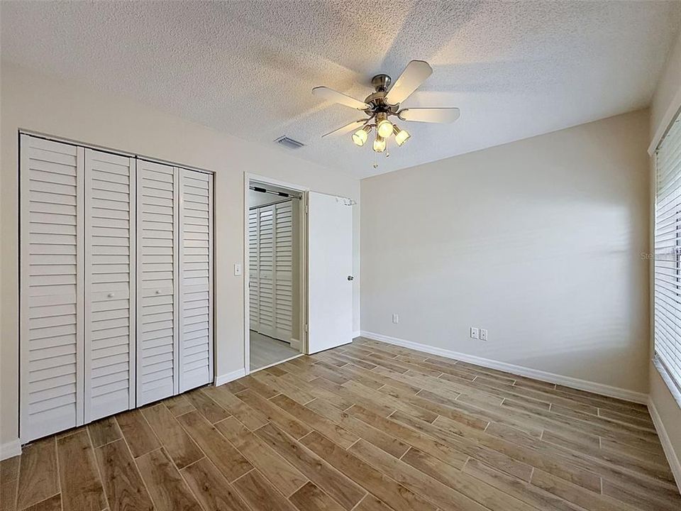 Active With Contract: $310,000 (3 beds, 2 baths, 1278 Square Feet)