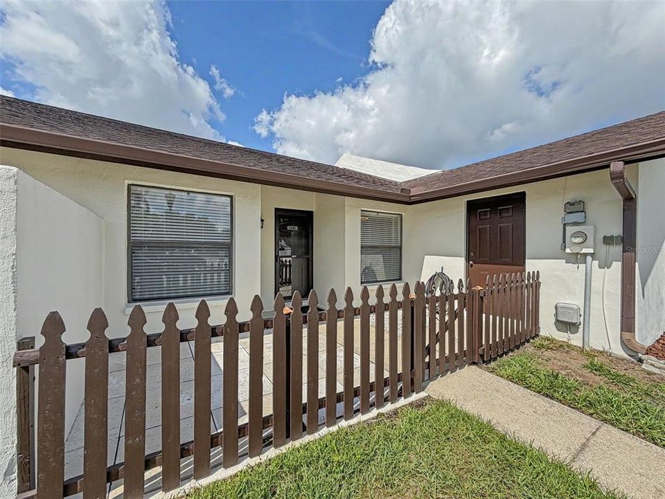 Active With Contract: $310,000 (3 beds, 2 baths, 1278 Square Feet)