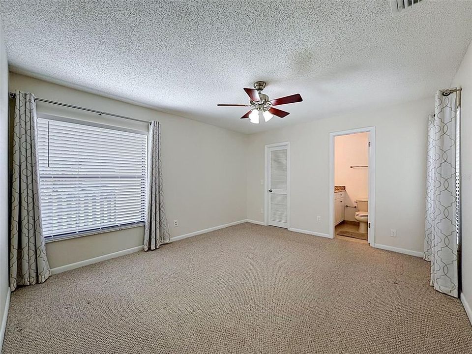 Active With Contract: $310,000 (3 beds, 2 baths, 1278 Square Feet)