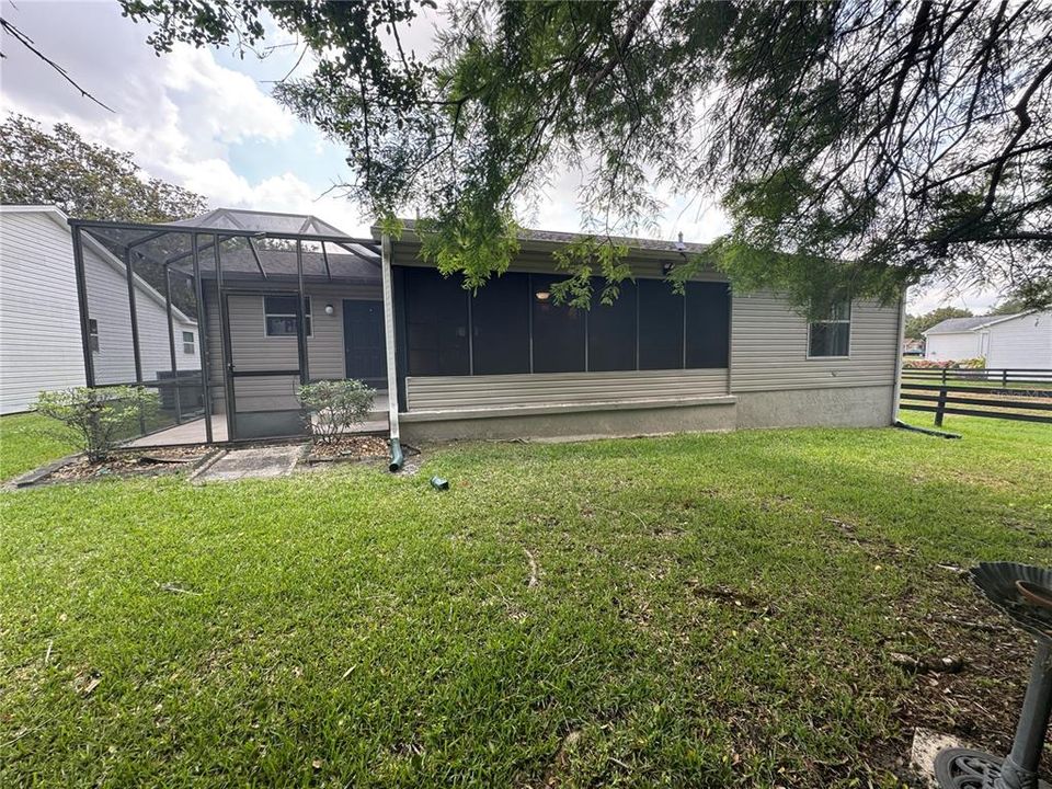 For Rent: $1,800 (2 beds, 2 baths, 1200 Square Feet)