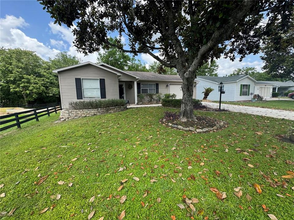 For Rent: $1,800 (2 beds, 2 baths, 1200 Square Feet)