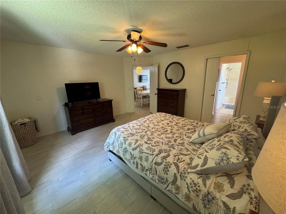 For Rent: $1,800 (2 beds, 2 baths, 1200 Square Feet)
