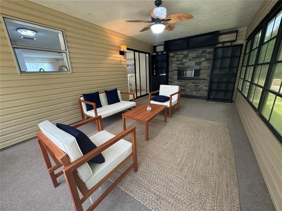For Rent: $1,800 (2 beds, 2 baths, 1200 Square Feet)