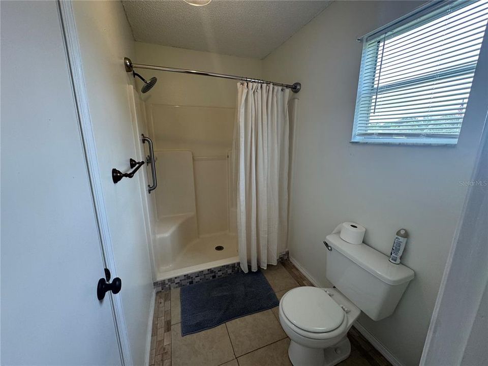 For Rent: $1,800 (2 beds, 2 baths, 1200 Square Feet)