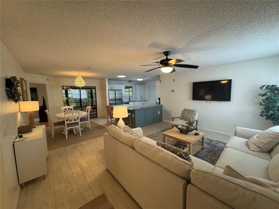 For Rent: $1,800 (2 beds, 2 baths, 1200 Square Feet)