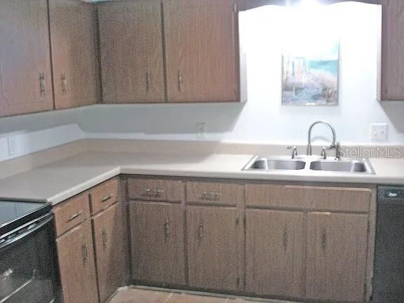 For Sale: $500,000 (4 beds, 2 baths, 2360 Square Feet)