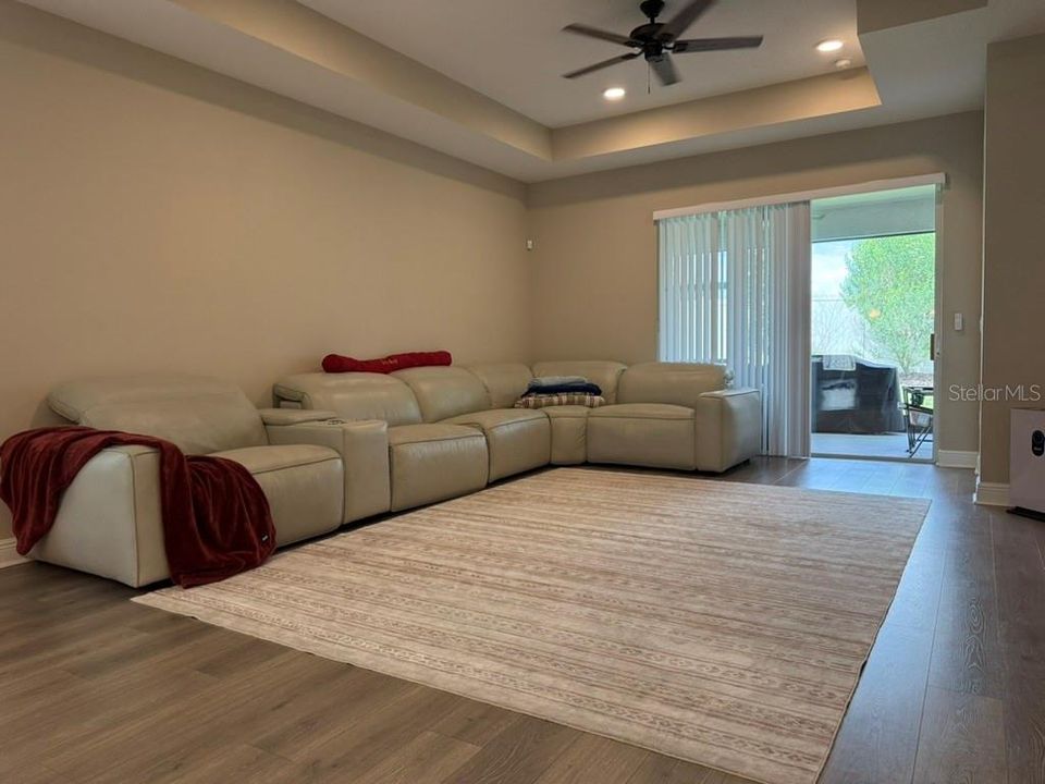 For Sale: $550,000 (4 beds, 3 baths, 2988 Square Feet)