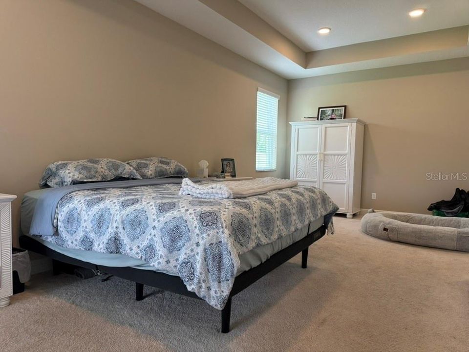 For Sale: $550,000 (4 beds, 3 baths, 2988 Square Feet)