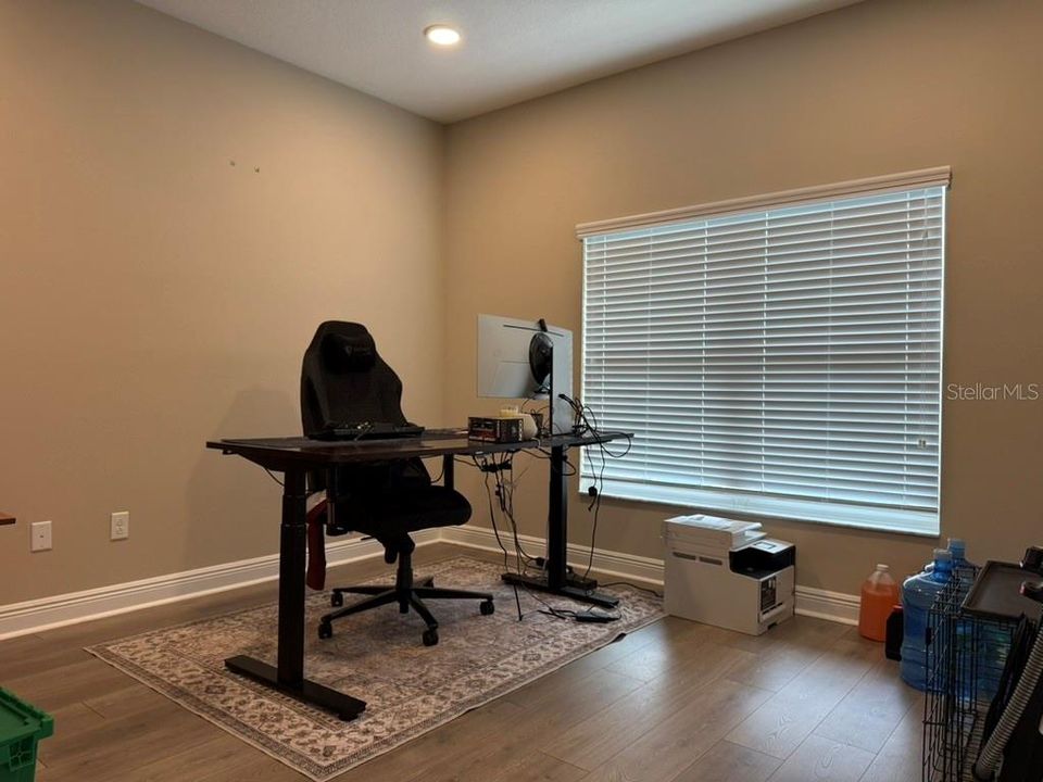 For Sale: $550,000 (4 beds, 3 baths, 2988 Square Feet)