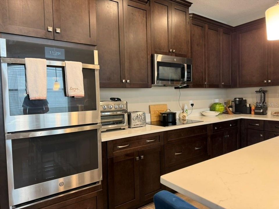 For Sale: $550,000 (4 beds, 3 baths, 2988 Square Feet)