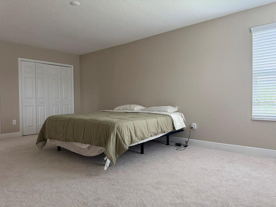 For Sale: $550,000 (4 beds, 3 baths, 2988 Square Feet)