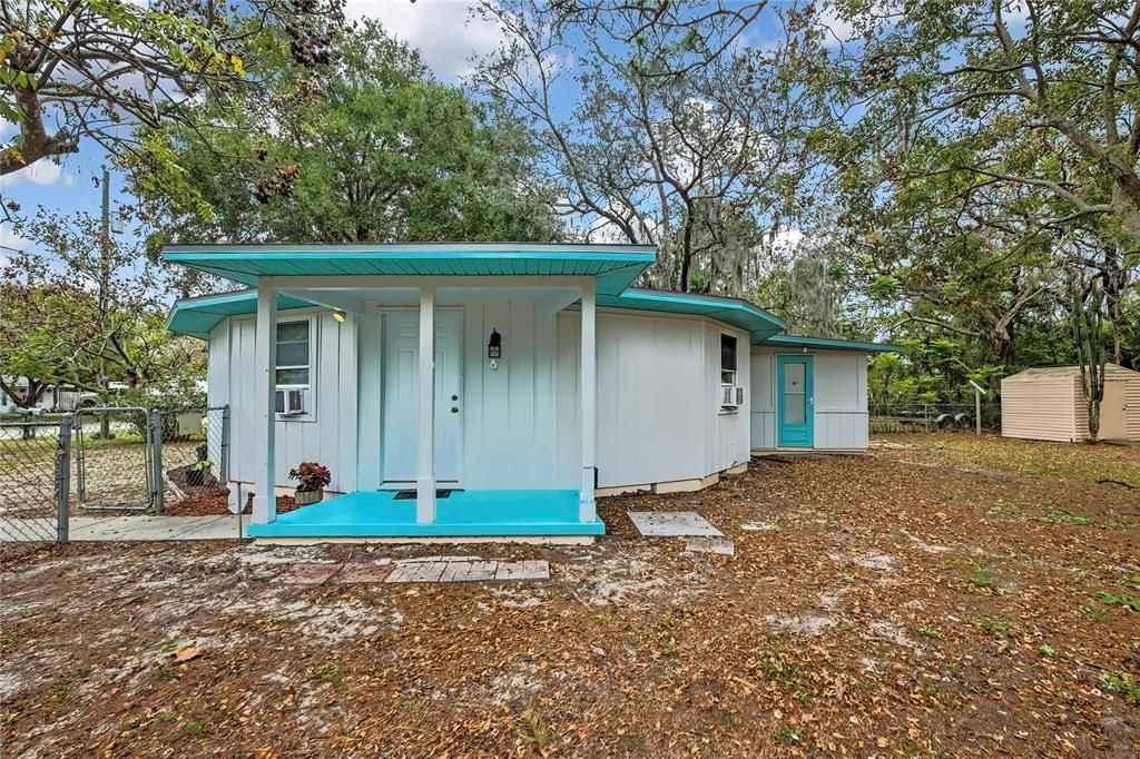 For Sale: $174,900 (2 beds, 1 baths, 930 Square Feet)