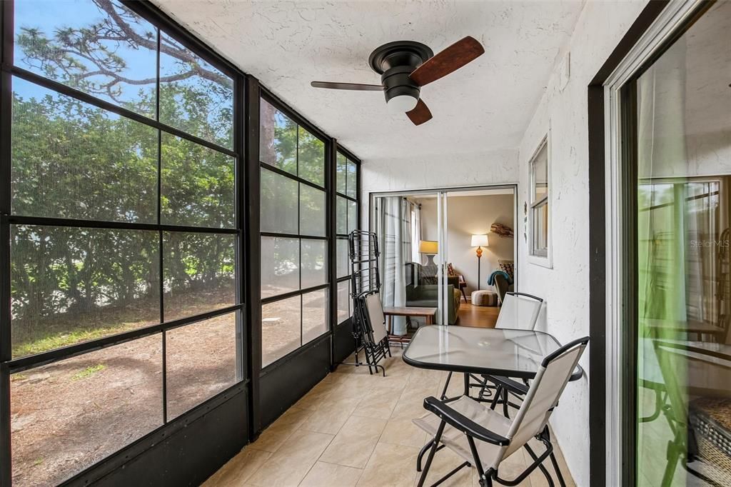 For Sale: $200,000 (2 beds, 2 baths, 980 Square Feet)