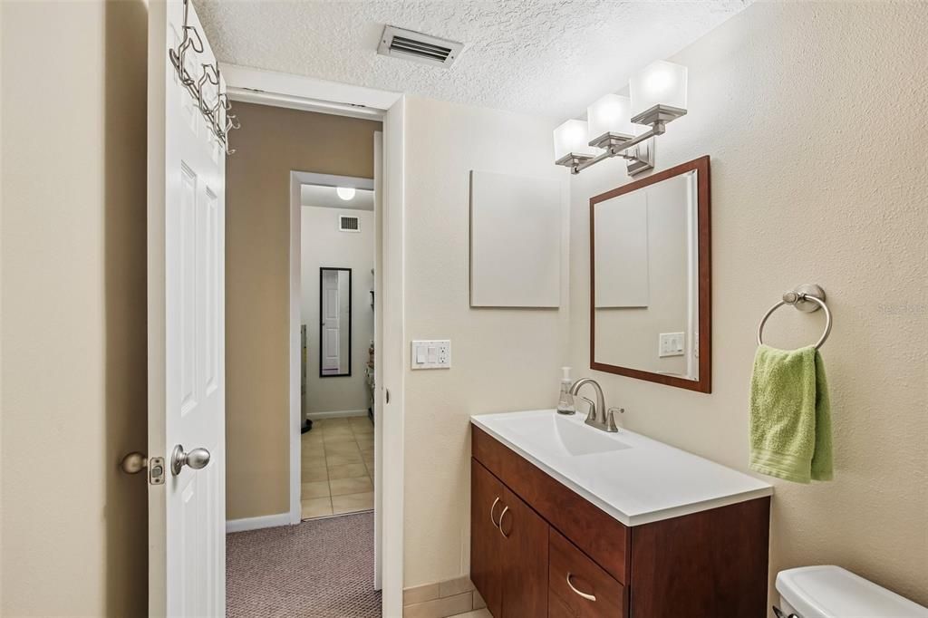 For Sale: $200,000 (2 beds, 2 baths, 980 Square Feet)