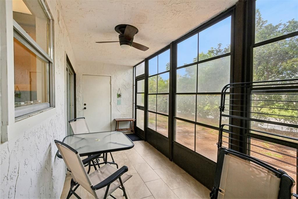For Sale: $200,000 (2 beds, 2 baths, 980 Square Feet)