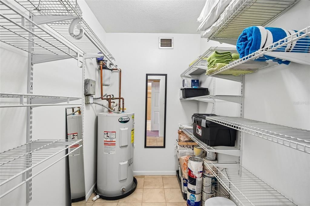 For Sale: $200,000 (2 beds, 2 baths, 980 Square Feet)