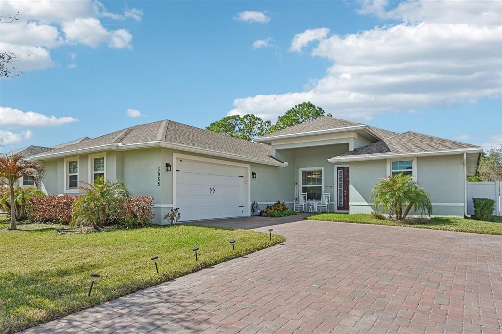 For Sale: $699,000 (3 beds, 2 baths, 2158 Square Feet)