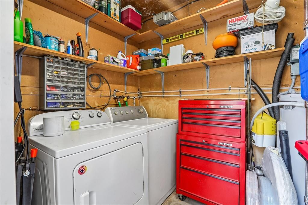 For Sale: $189,999 (2 beds, 2 baths, 1037 Square Feet)