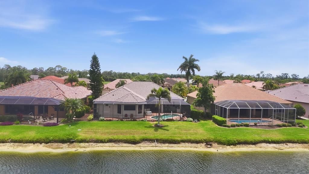 En Venta: $715,000 (3 camas, 3 baños, 2638 Pies cuadrados)