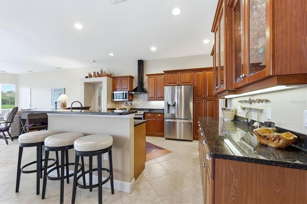 En Venta: $715,000 (3 camas, 3 baños, 2638 Pies cuadrados)