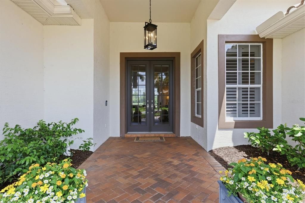 En Venta: $715,000 (3 camas, 3 baños, 2638 Pies cuadrados)