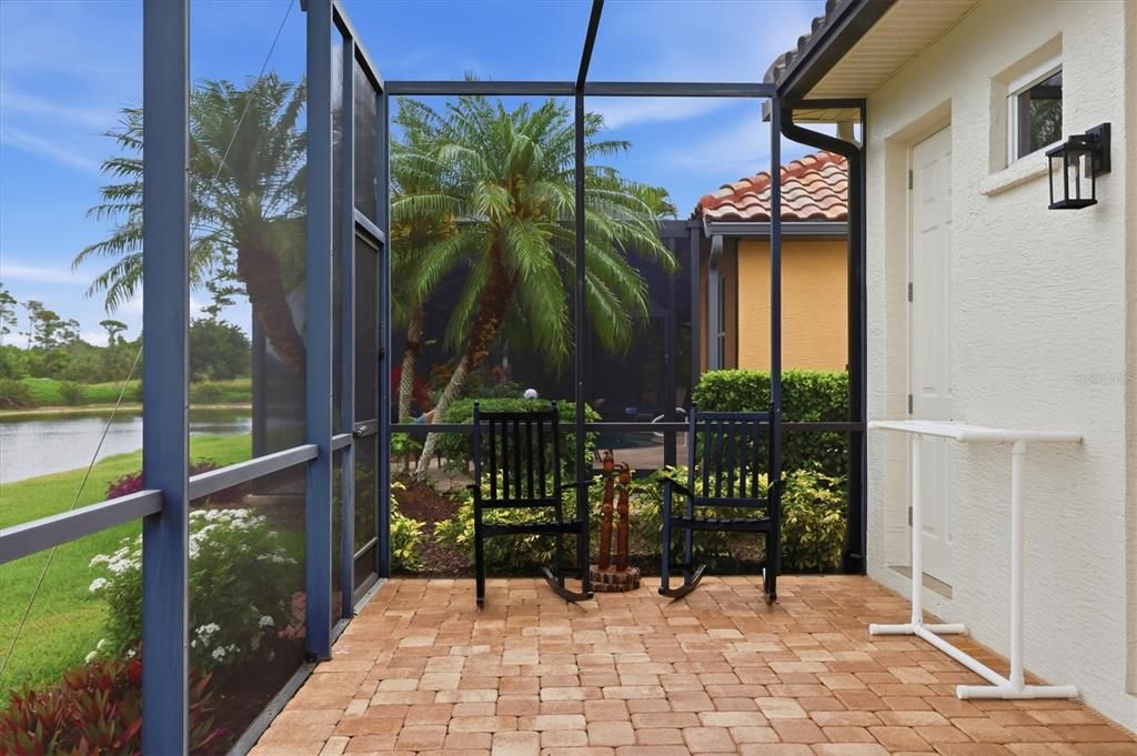 En Venta: $715,000 (3 camas, 3 baños, 2638 Pies cuadrados)