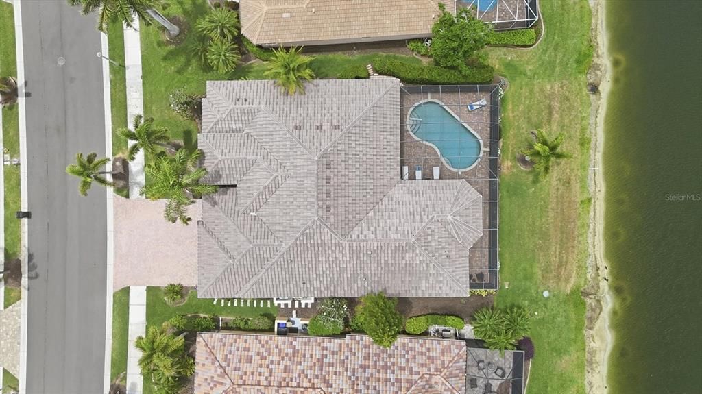 En Venta: $715,000 (3 camas, 3 baños, 2638 Pies cuadrados)