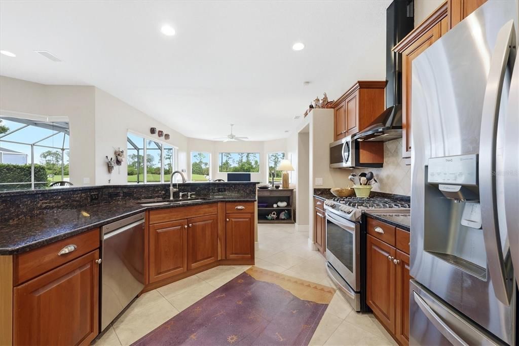 En Venta: $715,000 (3 camas, 3 baños, 2638 Pies cuadrados)