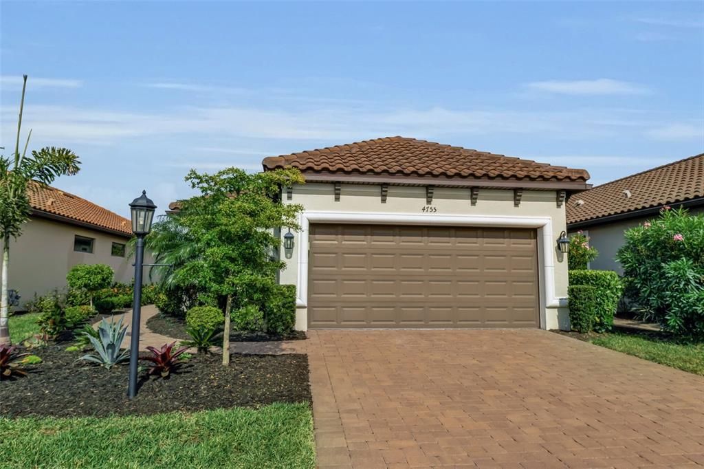 For Rent: $3,500 (2 beds, 2 baths, 1678 Square Feet)