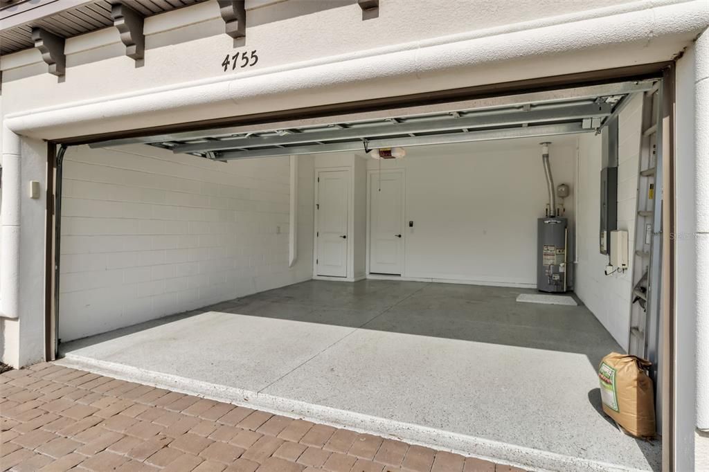 For Rent: $3,500 (2 beds, 2 baths, 1678 Square Feet)