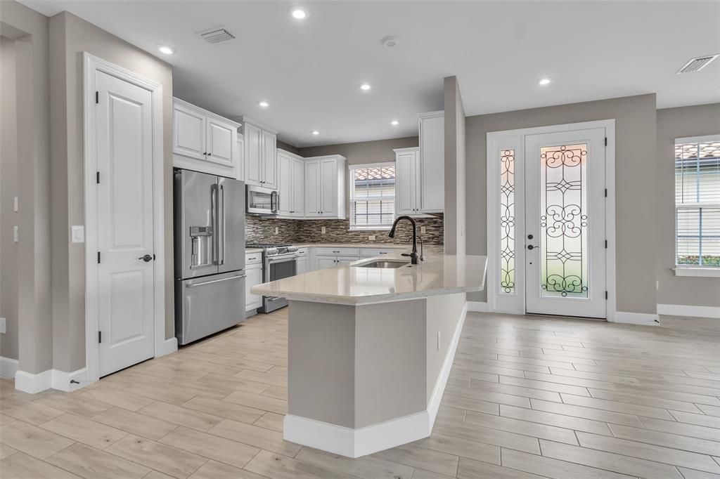 For Rent: $3,500 (2 beds, 2 baths, 1678 Square Feet)