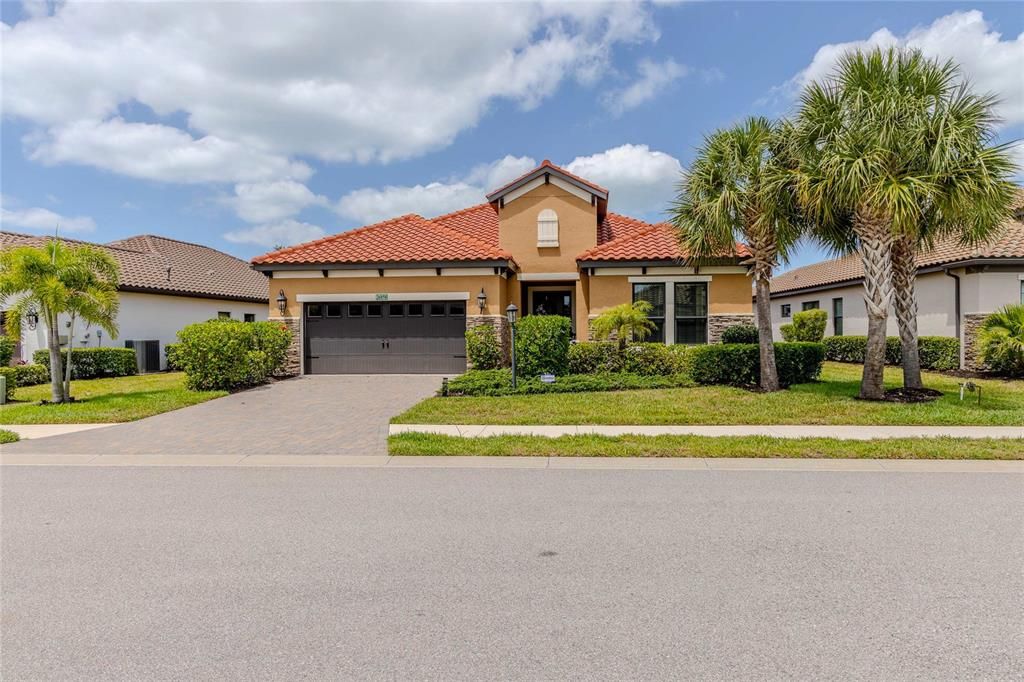 For Rent: $3,500 (3 beds, 2 baths, 2312 Square Feet)