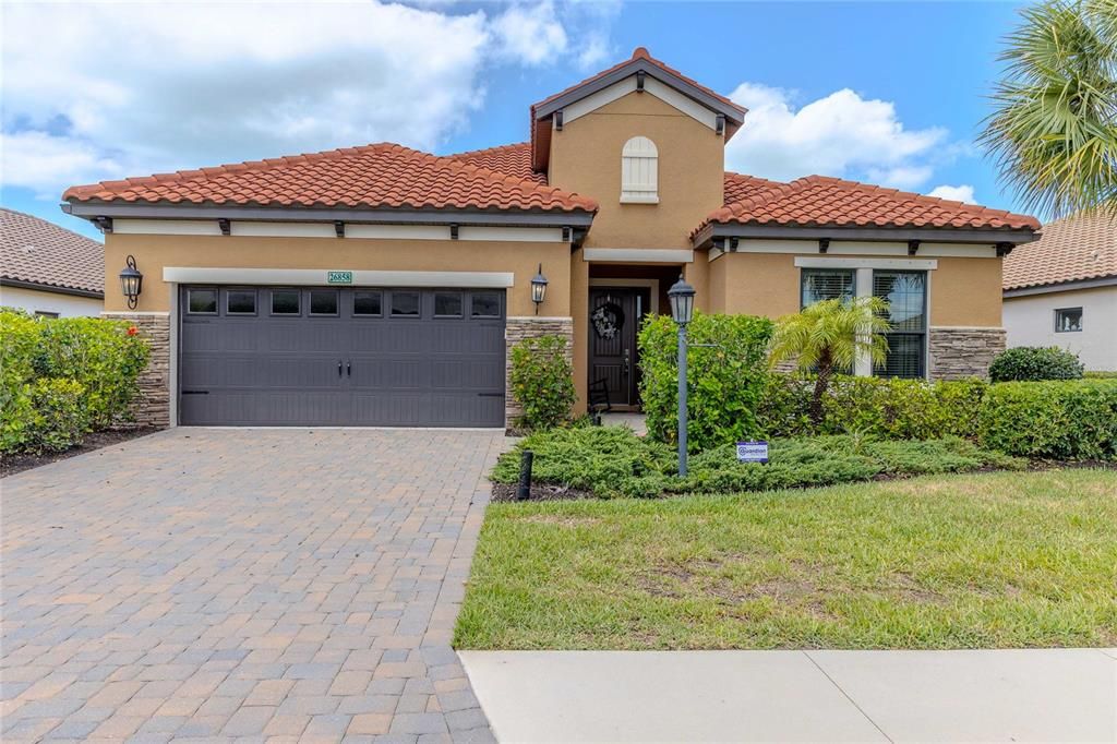 For Rent: $3,500 (3 beds, 2 baths, 2312 Square Feet)