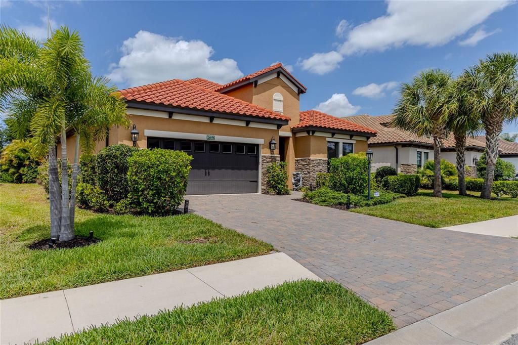 For Rent: $3,500 (3 beds, 2 baths, 2312 Square Feet)