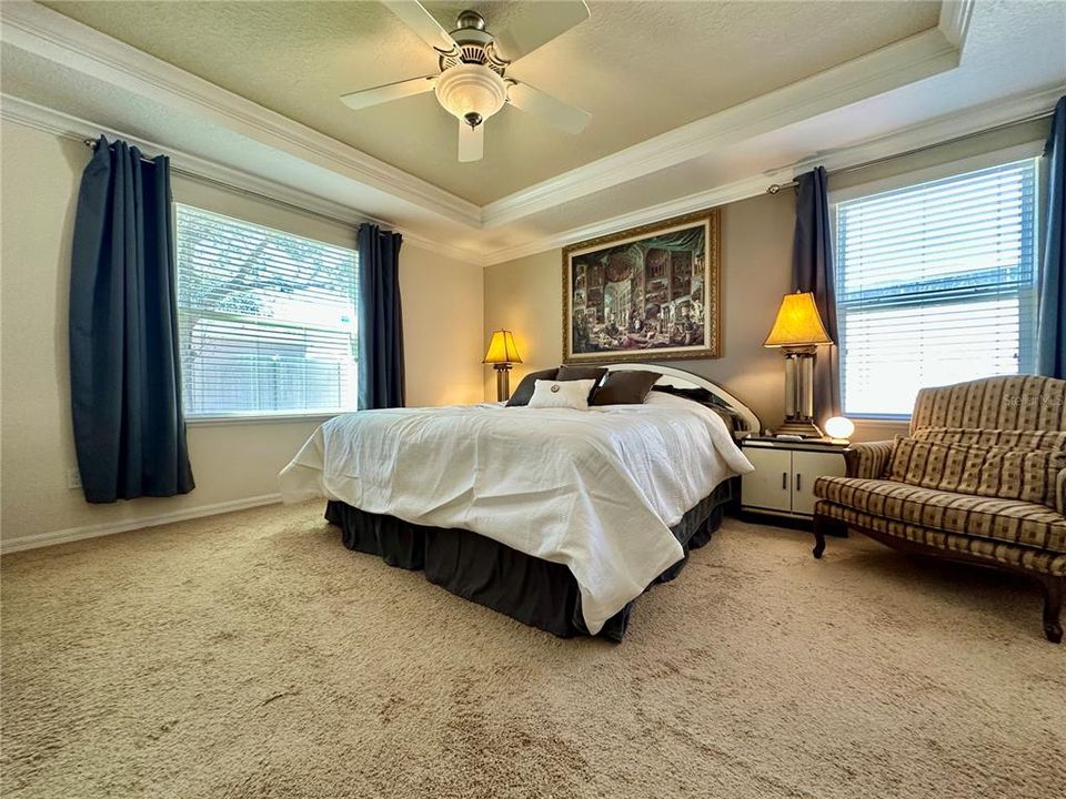 For Sale: $305,900 (4 beds, 2 baths, 1983 Square Feet)