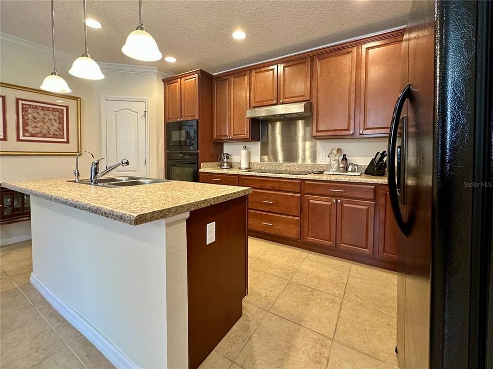For Sale: $305,900 (4 beds, 2 baths, 1983 Square Feet)